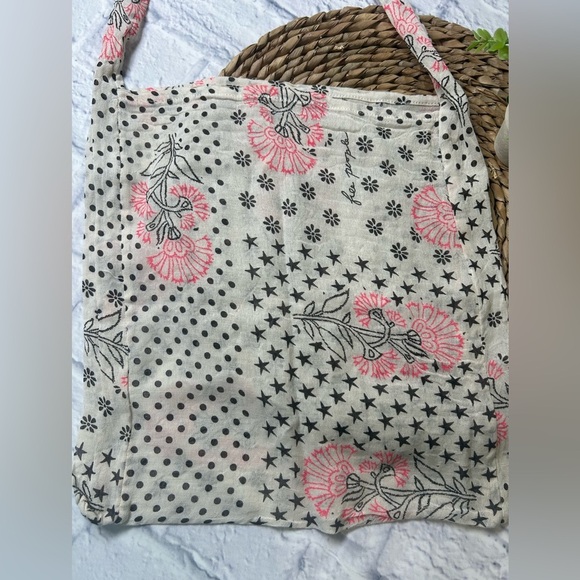 Free People Pink and Black Shoulder Bag with Vintage Charm - Picture 2 of 5